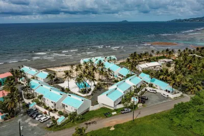 Perfect Beach Front Condo with Pool Hotels in 