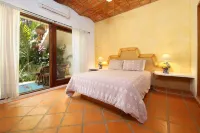 Casa Dos Amigos: Spacious 4Br w/ Pool, BBQ, Garden & Near Beach!