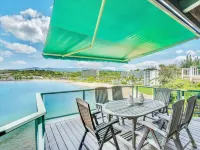 Direct Oceanfront Kalapaki Beach Home, Wrap-Around Lanai, A/C, Views, Sleeps 8 カラパキビーチ周辺のホテル
