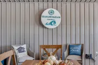 Water Front with Access: Sauna & Hot Tub, Dock, 3 Bedrooms