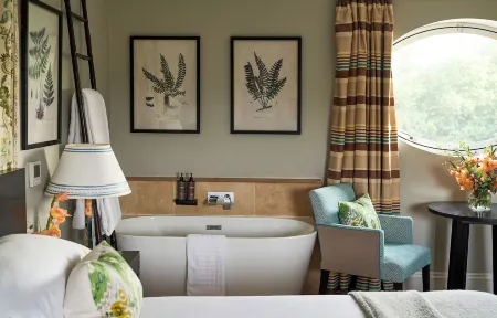 Bowood Hotel Spa & Golf Resort Отели рядом с достопримечательностью «Роудей Кау Фарм Кафе & Айс Крим Парлор»