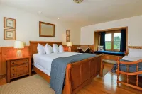 Friends Lake Inn Hotels in Chester