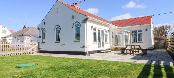 Senafe Hotels in Bude