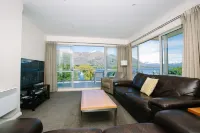 Lakeside Apartments