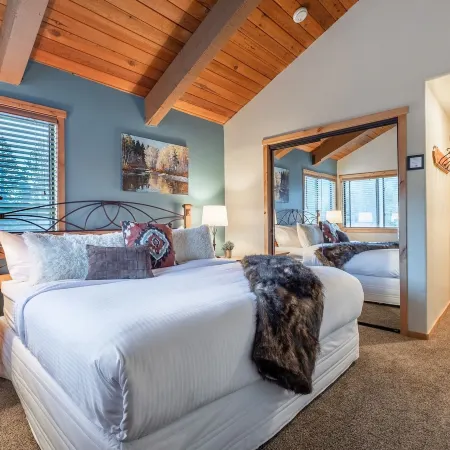 Courchevel 14 Remodeled Light and Bright Mountain Cabin, Walk to Canyon Lodge Slopes by RedAwning