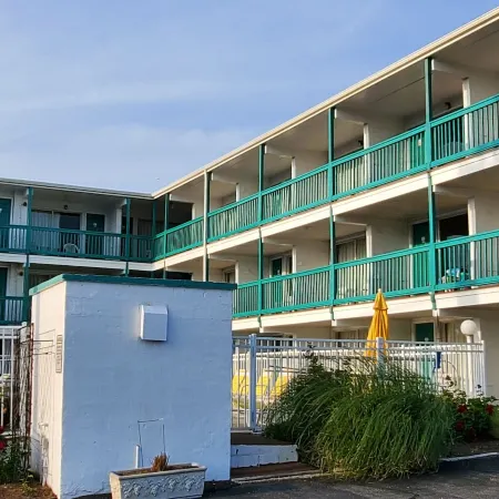 Shangri-La Motel