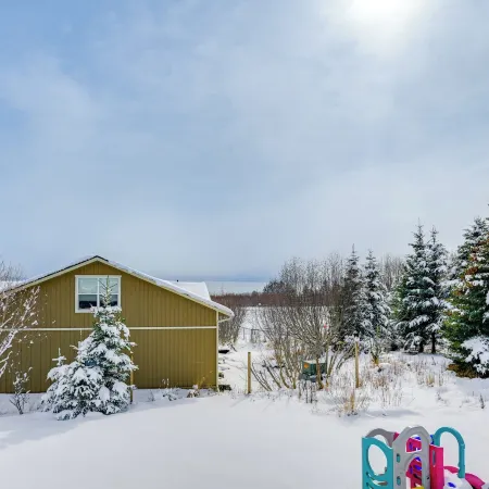 Scenic and Cozy Sweet Northern Comfort in Homer!