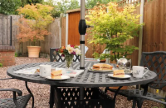 Oakland Cottage Hotels in 