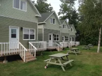 Briarwood Coastal Cottages & Lodge Hotels in Prince County