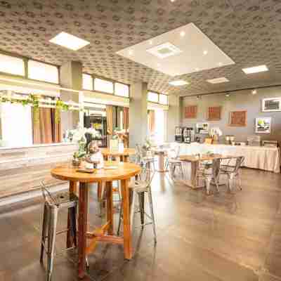 Hotel Sereno Dining/Meeting Rooms