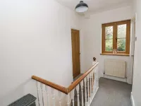 100 Cwmphil Road Hotels in Glynneath