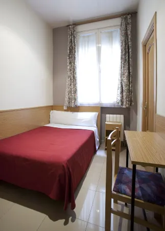 Hostal Zabala Отели рядом с достопримечательностью «Faunia»