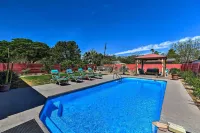 Vintage Las Vegas Oasis < 3 Mi to the Strip! - Bungalows
