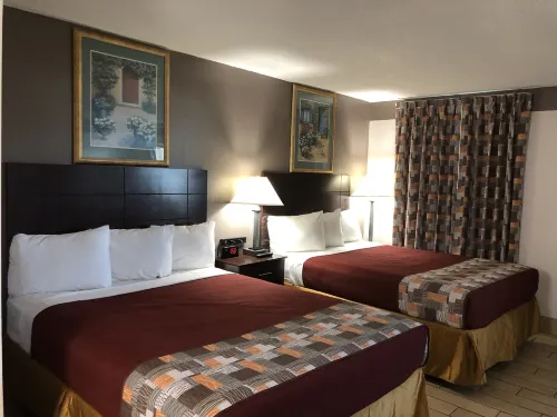 Sun Coast Inn - Parking