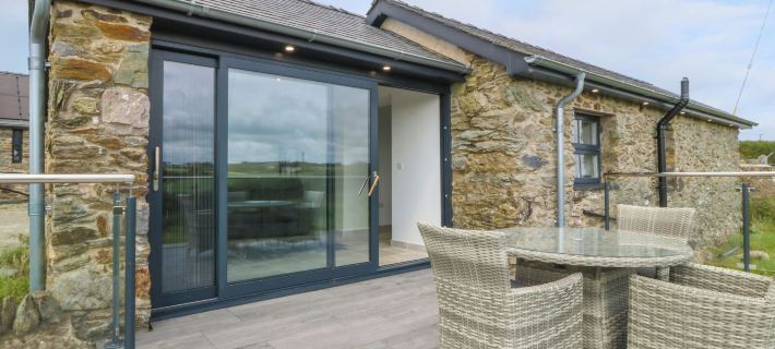Tyddyn Bach Hotels in Holyhead