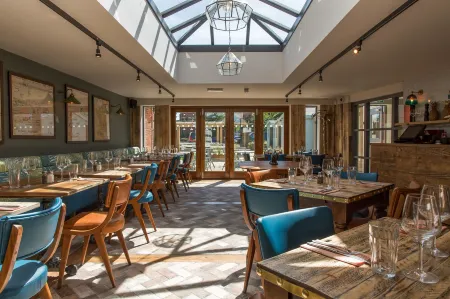 The Dolphin Отели в г. Ньюбери