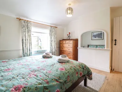 Periwinkle Cottage Hotels in 