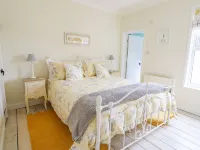 Coorie Cottage - Homestays
