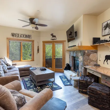 8115 Arapahoe Lodge Condo