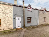 2 Ysgoldy Hotels near Bangor Cathedral