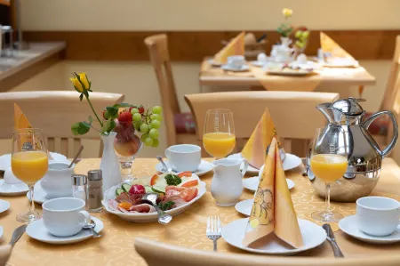 Hotel Elbpromenade Отели рядом с достопримечательностью «Personenaufzug Bad Schandau»