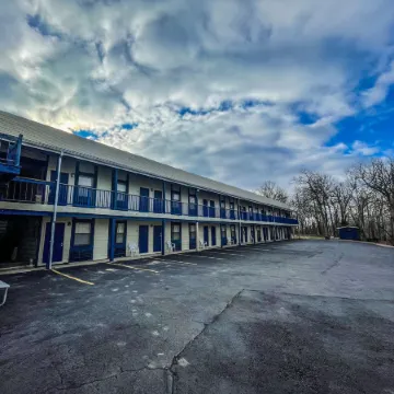 The No Wake Inn - Osage Beach