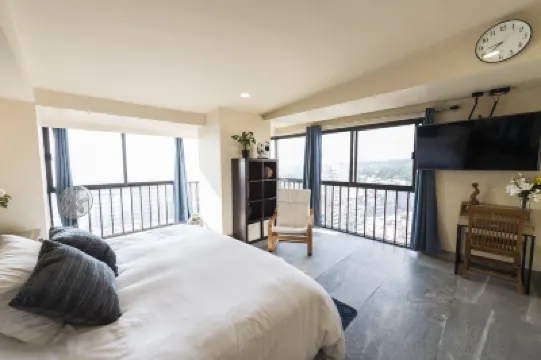 Air Lux Hotels near Centro Banamex