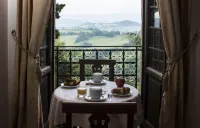 Castello di Petroia Dimora d'Epoca - petit déjeuner