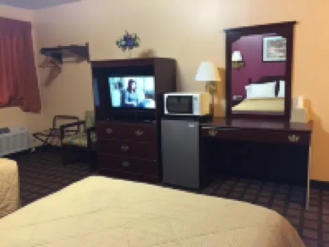 Holiday Lodge Hotels in Pittsburg