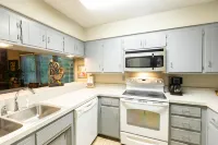 Forest View Two Bedroom, Two Bath Condo on Lake Ouachita, Steps Away from Pool and Spa. by RedAwning Hotels in Mount Ida