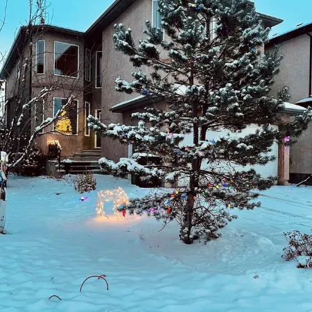 Cozy 2 bedroom basement with 2 beds, kitchen, 75’’ TV and bathroom