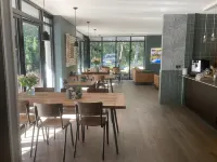 Boutique Hotel Bed&BOS Hotels in Best