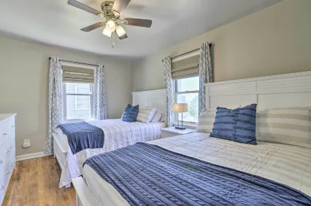 Morgantown Home w/ Patio: Near Wvu Football! Отели в г. Моргантаун