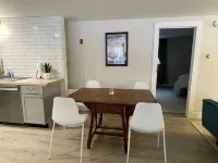 Modern Cozy 1BR King 4 minutes to Killington ski lift - Hot Tub