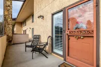 Riverfront Condo, Super Conveniently Located!