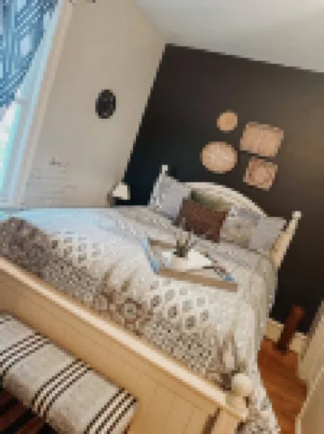 11 bed 7 bath large home and able to ride right from the home to the HMT trails