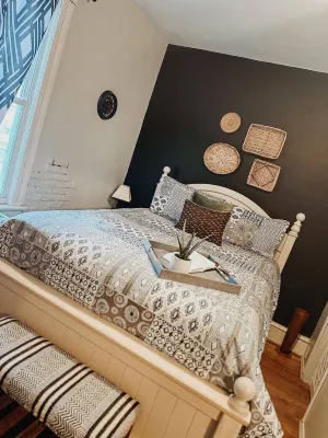 11 bed 7 bath large home and able to ride right from the home to the HMT trails Hotel a Williamson