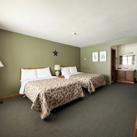 The Trail Inn - Newberry, MI - 13467 M-28