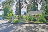Family-Friendly Kirkland Home ~ 1 Mi to Downtown - 3 estrellas