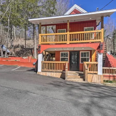 Peaceful Cookeville Cabin in Unique Setting