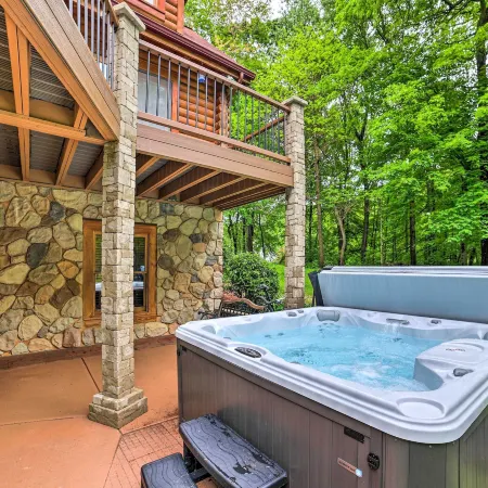 Classy Home w/ Hot Tub: 2 Mi to Lake Access!