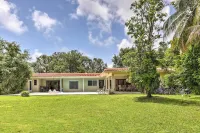 Home w/ Pool in Upscale Pinecrest Village - Country Houses