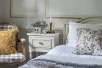 Västanå slott Hotels near Röttle Vattenfall