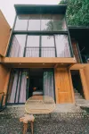 Loji Nyanyi Suite & Brew Hotel di Kabupaten Tabanan