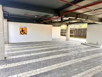 Ramada Encore by Wyndham Bareilly Civil Lines - parkir