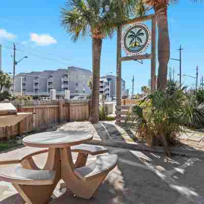 2BR Retreat with Pool, Near Beach and The Hangout Hotel Exterior