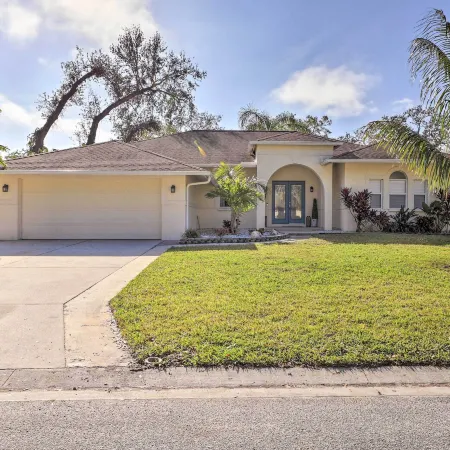 Dog-Friendly Home w/ Pool & Yard in Bradenton