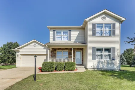 Game Day Ready Home w/ Yard: 4 Mi to Notre Dame