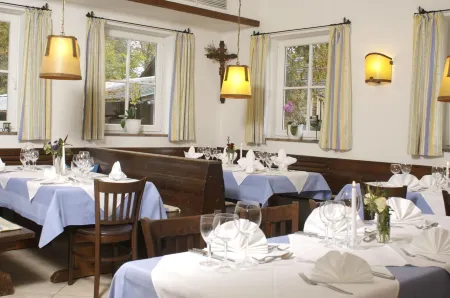 Hotel Gasthof Seefelder Hof Отели в г. Райстинг