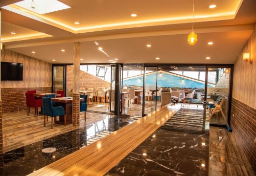 4. 데리야만 호텔 ..